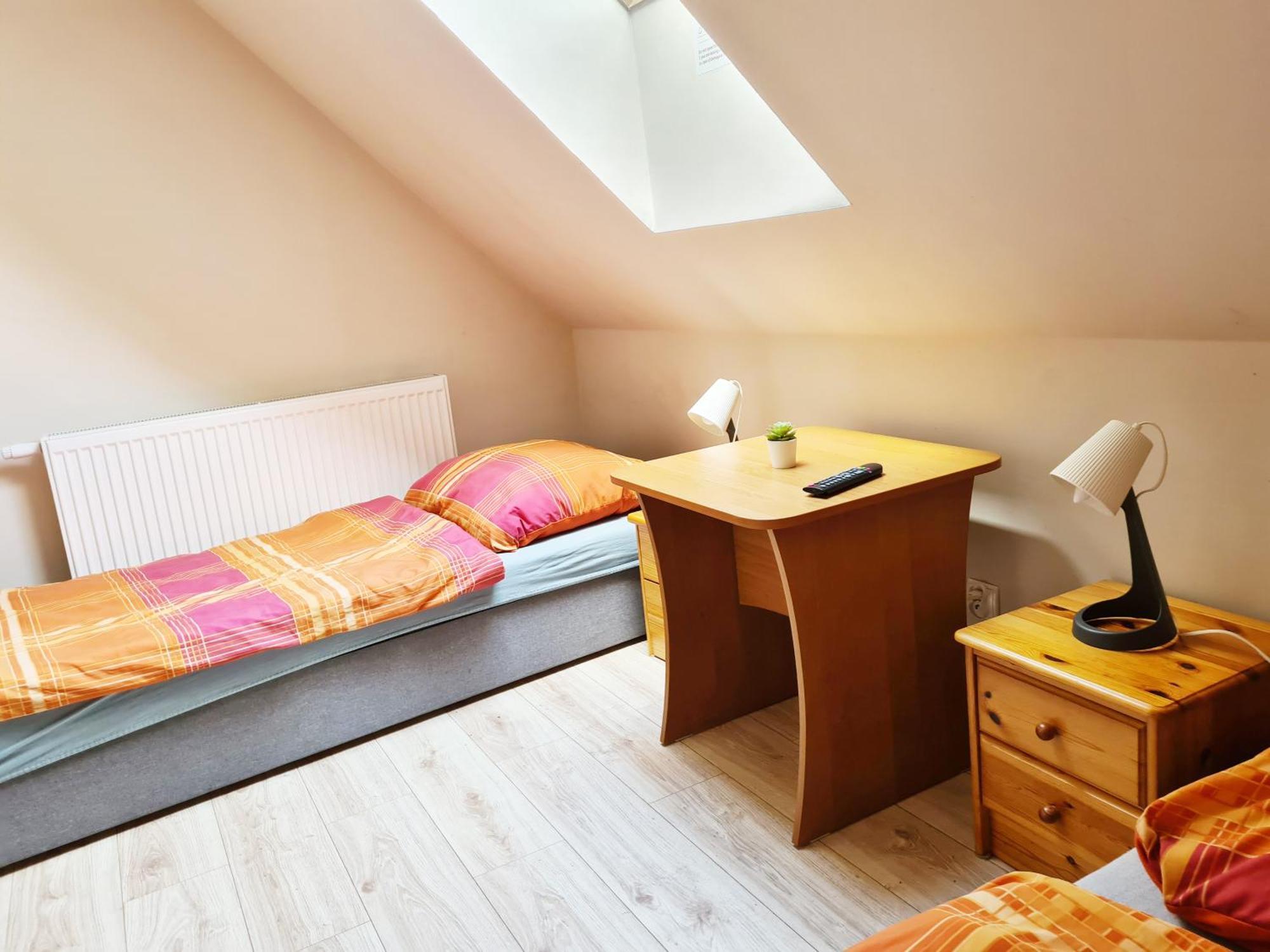 W20 Hostel Goledzinow Buitenkant foto