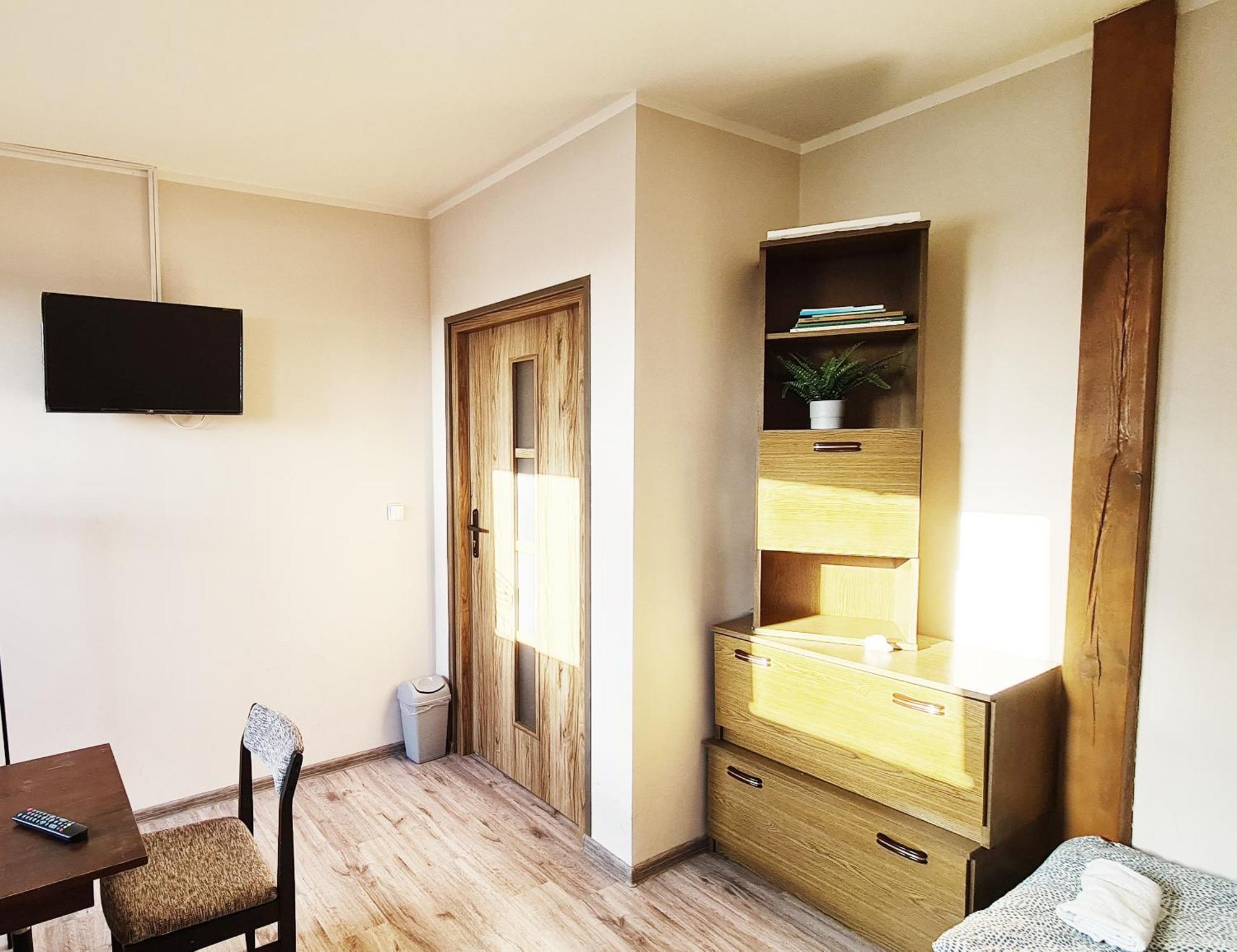 W20 Hostel Goledzinow Buitenkant foto